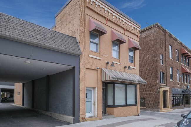 Building Photo - 117 E Cherry St Unit 117 Cherry St  2 Rental