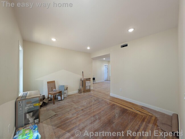 Photo - 5-7 Lowell Cir Unit #1 Unidad #1