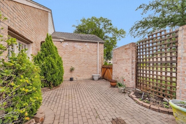 Photo - 11634 Southlake Dr