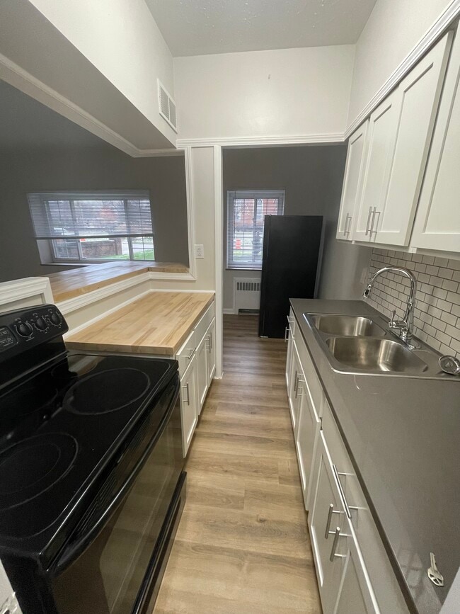 Photo - Avalon Crossing