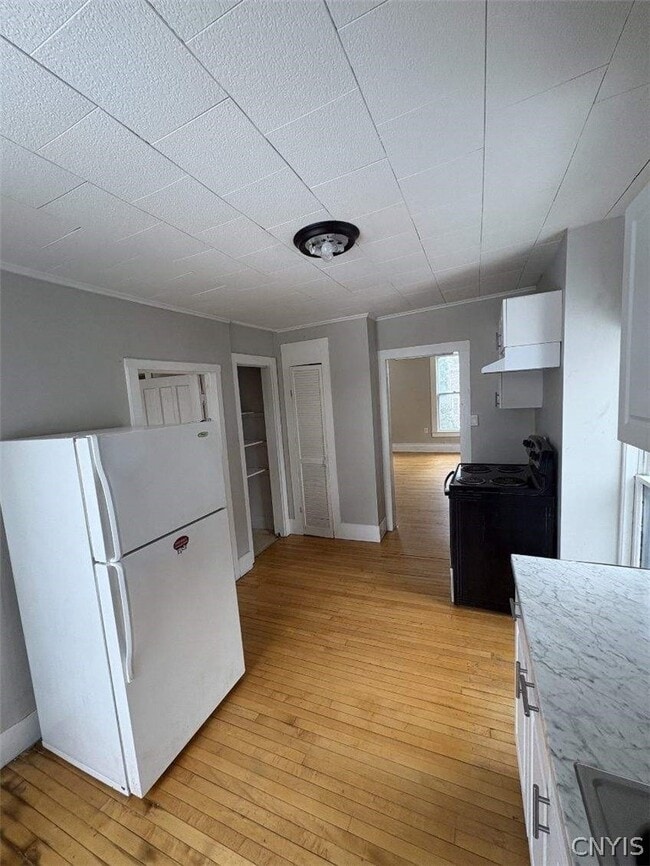 Photo - 615 State St