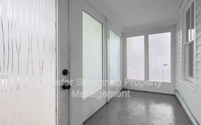 Photo - 612 W 42nd St