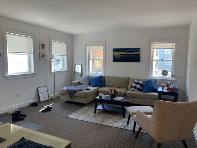 Photo - 157 Auburn St Unit 1