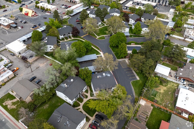 Alternate Community Image - Coventry Manor Condominium