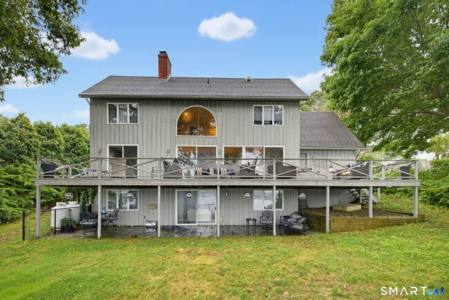 30 Riverside Ave