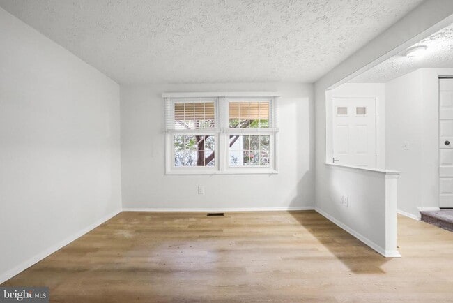 Photo - 2916 Bridgehampton Ct