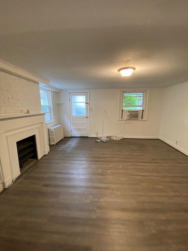 Photo - 23 Depeyster St Unit B