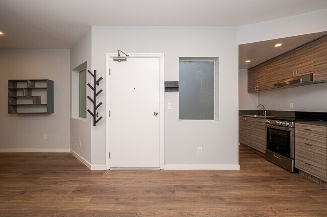 Photo - 1550 Powell St Unit M2