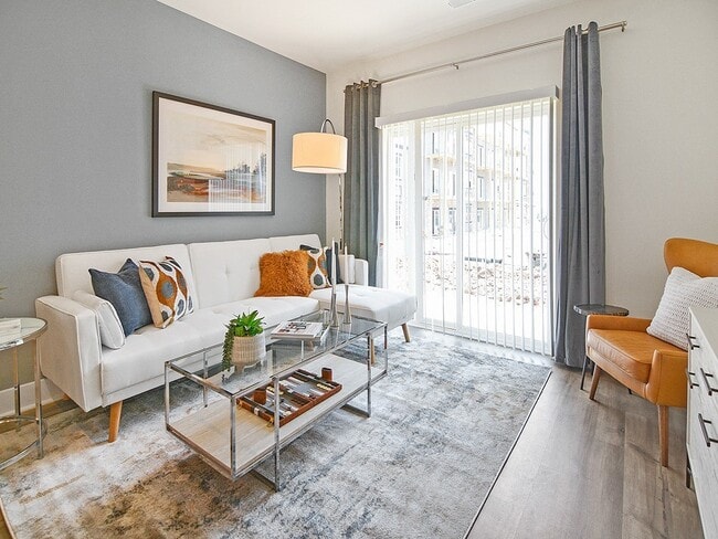 Fieldside Grande Apartments & Townhomes