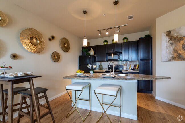 1 BR, 1 BA - Kitchen