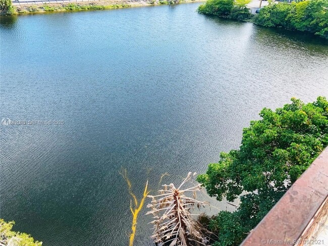 Building Photo - 1325 W 68th St Unit 514