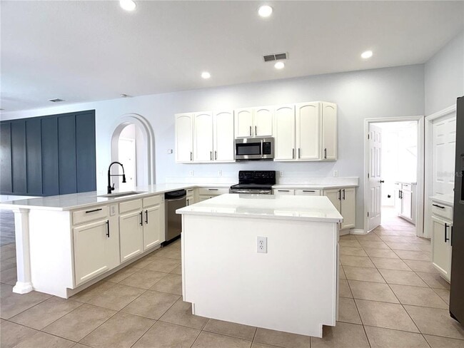 Photo - 448 Coventry Rd