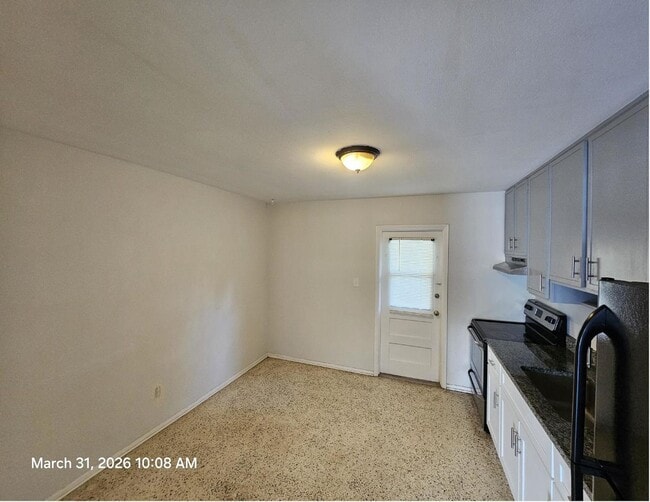 Photo - Beautiful and cozy 2/1 apartment available now!