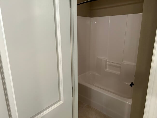 Photo - 6078 Shawnee Ct