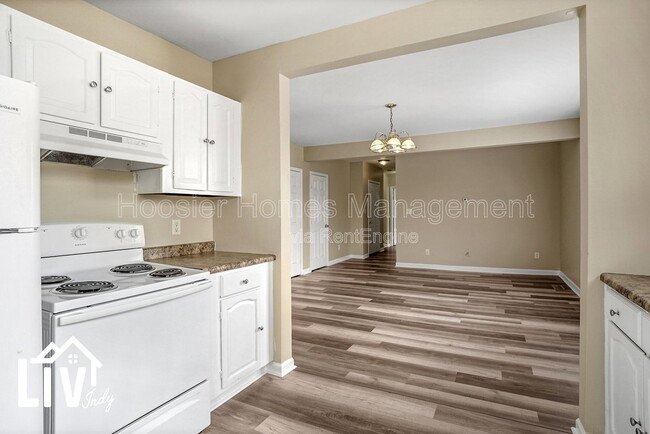 Photo - 1317 Main St