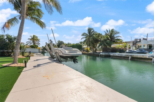 Photo - 7810 Hawthorne Ave