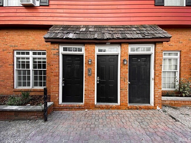 Photo - 111 E 6th St Unit D