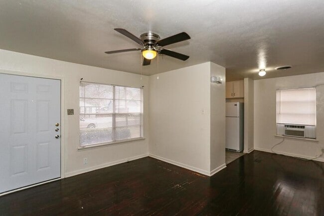 Photo - 507 Adams Ave Unidad B