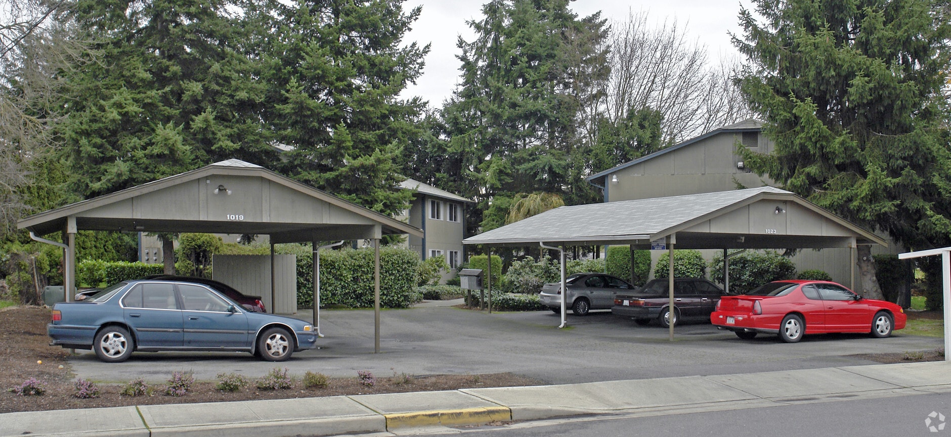 Sleepy Hollow Court Apartments - Sleepy Hollow Court Apartments
