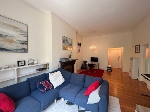 Building Photo - 186 Beacon St Unit 2A Rental