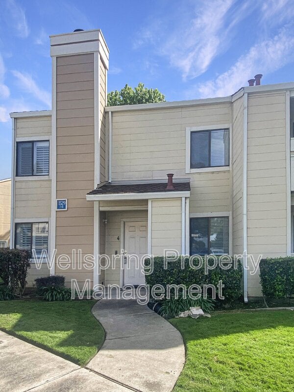 Building Photo - 1529 Pyrenees Ave Unit #4