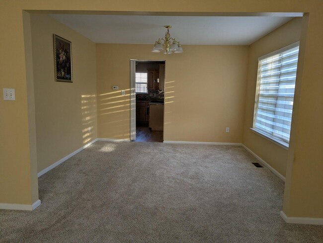 Photo - 4 Tether Cir