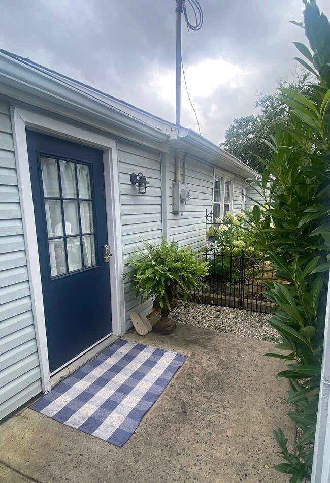 Photo - 115 10th Ave