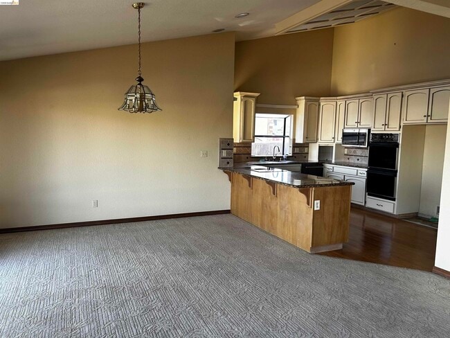 Photo - 5593 Drakes Dr