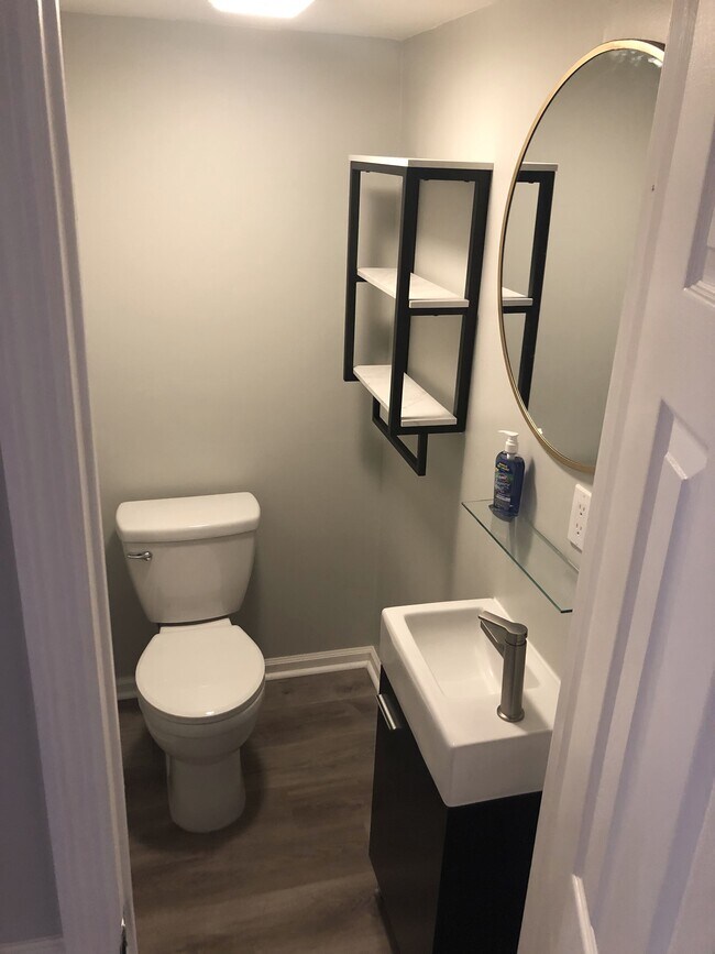 Photo - 108 Clinton St