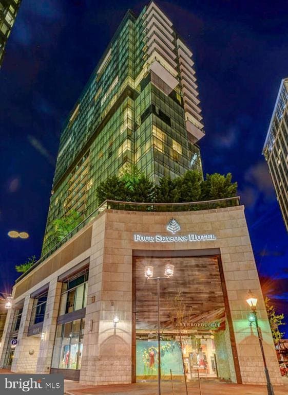 Building Photo - 300 International Drive Unit 1906