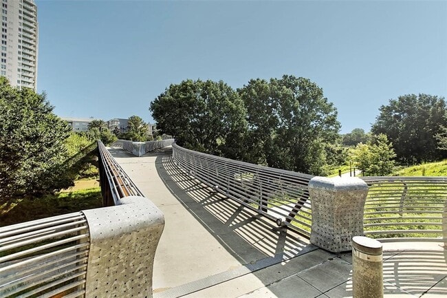 Photo - 934 E Heights Hollow Ln