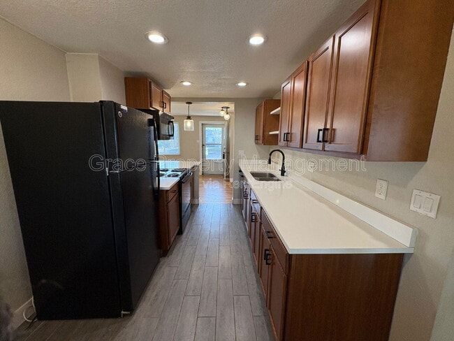 Photo - 1673 S Benton St