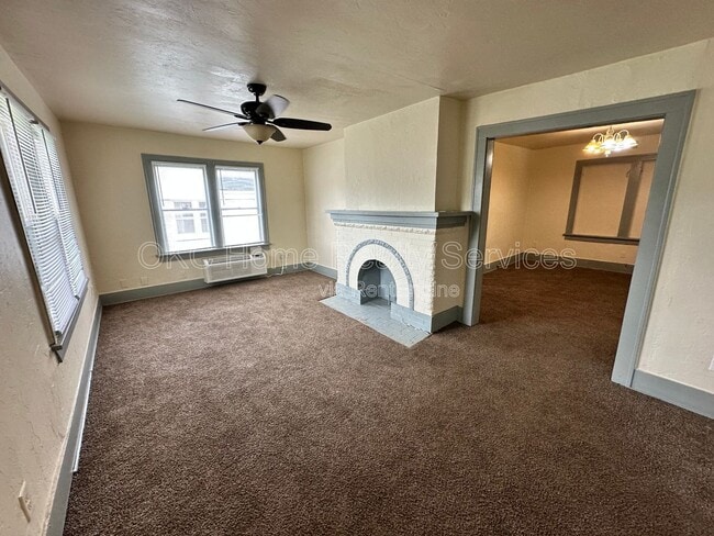Photo - 2114 Glen Ellyn St