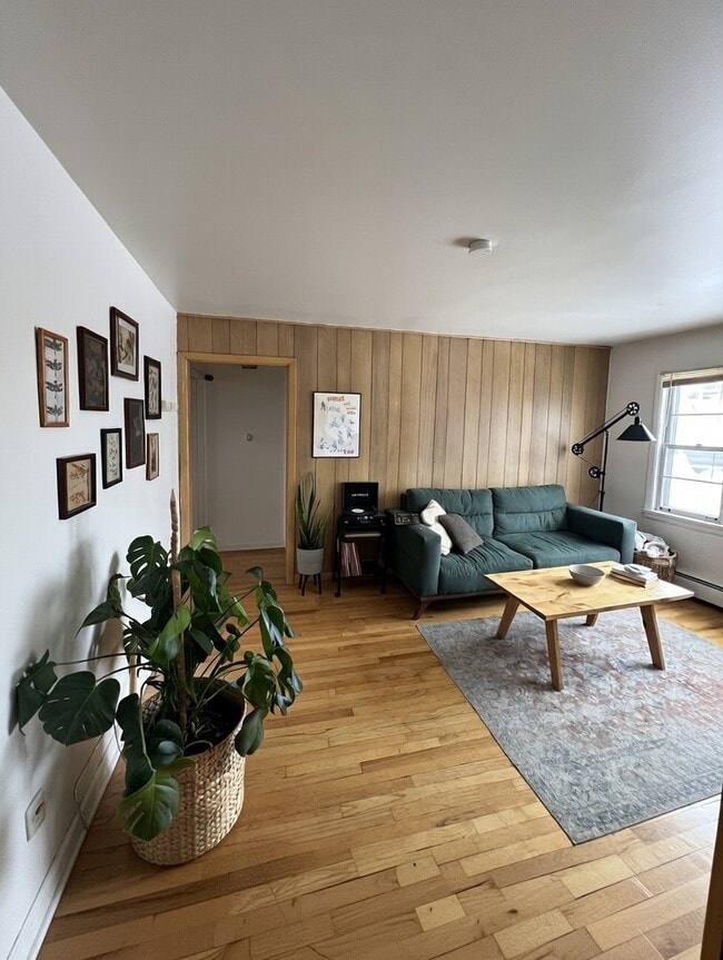 Living Room - 933 College Ave