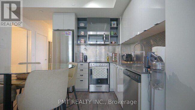 Photo - 10 De Boers Dr Unité 1205