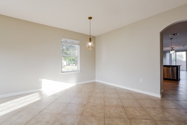 Photo - 3627 Ryegrass St