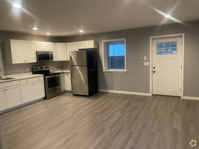 Building Photo - 201 W Main St Rental