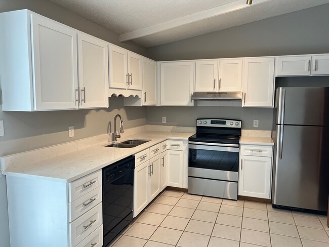 Newly Renovated Kitchen - 116 Lookout Dr Unit B