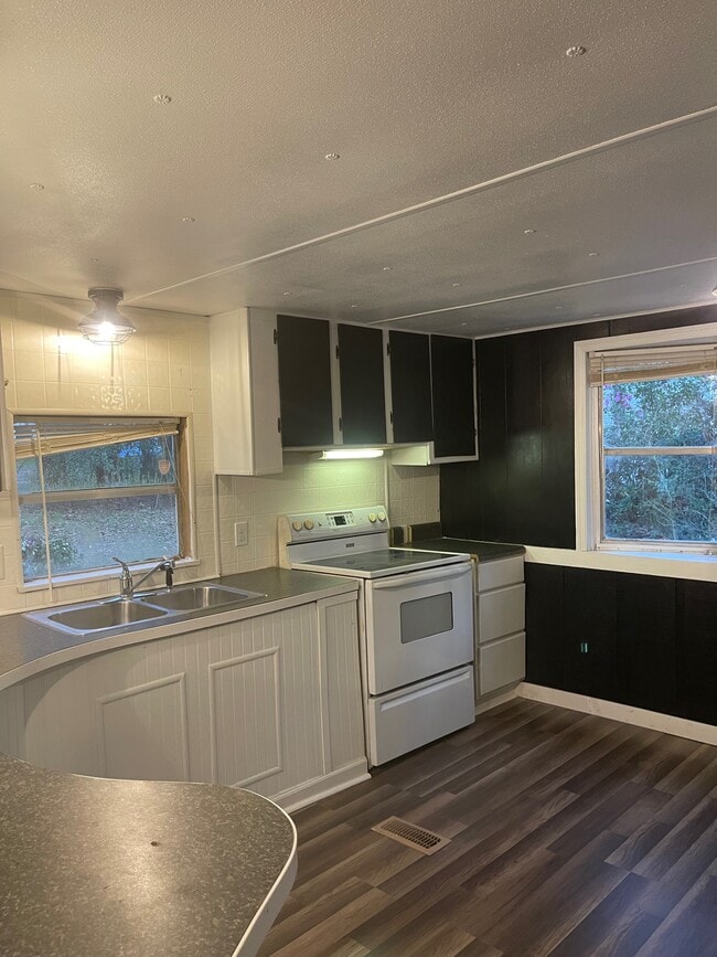 Photo - 2315 Geri Ann Ln