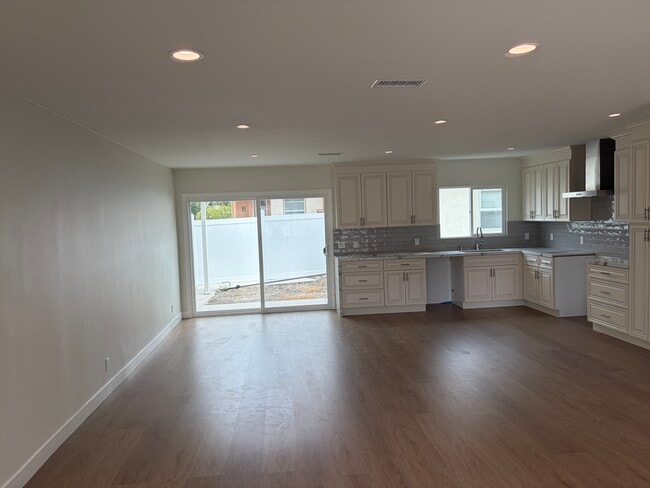 Photo - 2641 Elden Ave