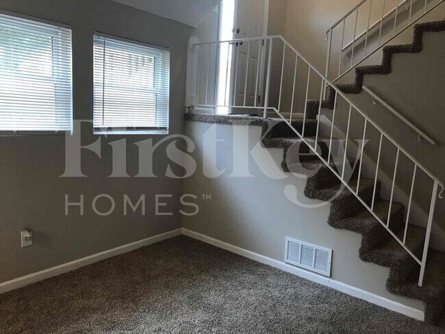 Photo - 2662 Beaver Creek Crossing