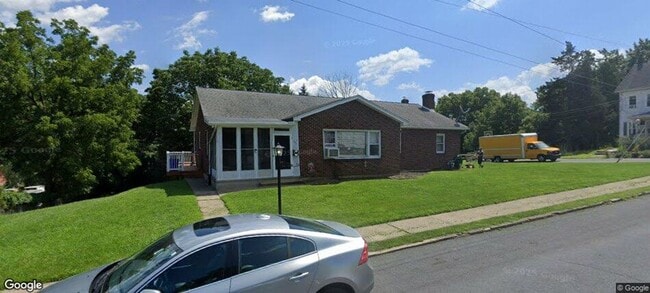 Building Photo - 501 East St Rental