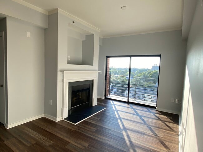 Photo - 715 N Church St Unidad 701