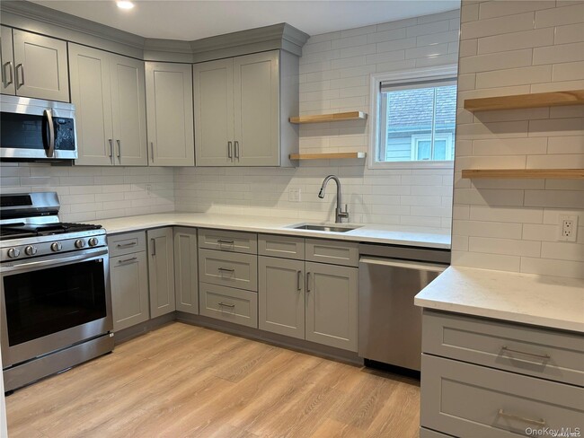 Photo - 1353 Old Northern Blvd