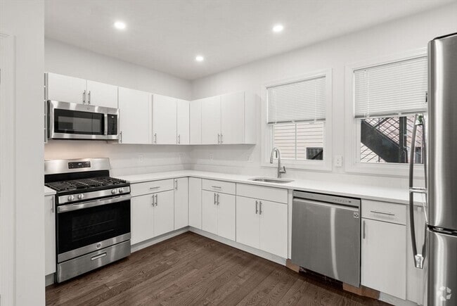 Building Photo - 599 Broadway Unit 2R Rental