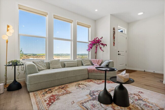 Photo - 147 Edith Dr NW Unit ID1314519P