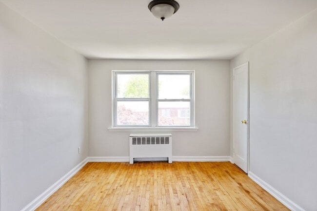 Photo - Montclair Court Apartments