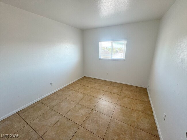 Building Photo - 1656 Stevens St Unit 3