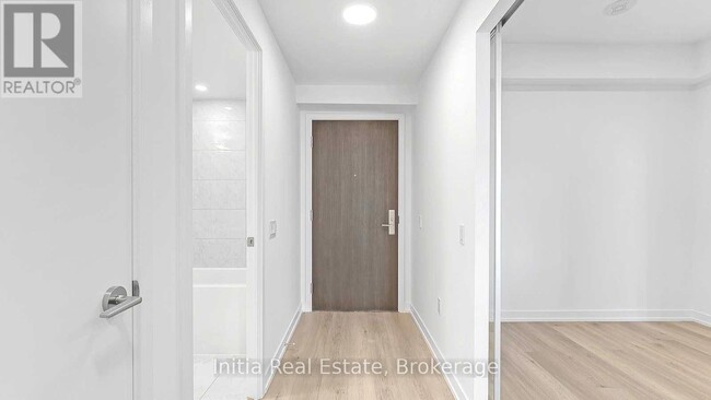 Photo - 39 Roehampton Ave Unité 802