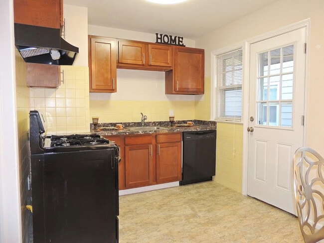 Photo - 3 Bedroom - 1.5 Bathroom Home for Rent!